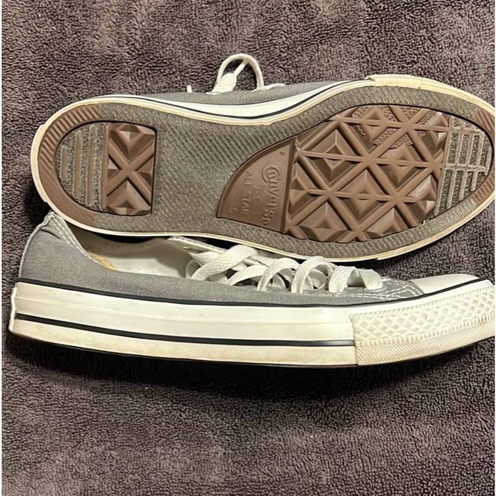 Converse - Picture 2 of 2
